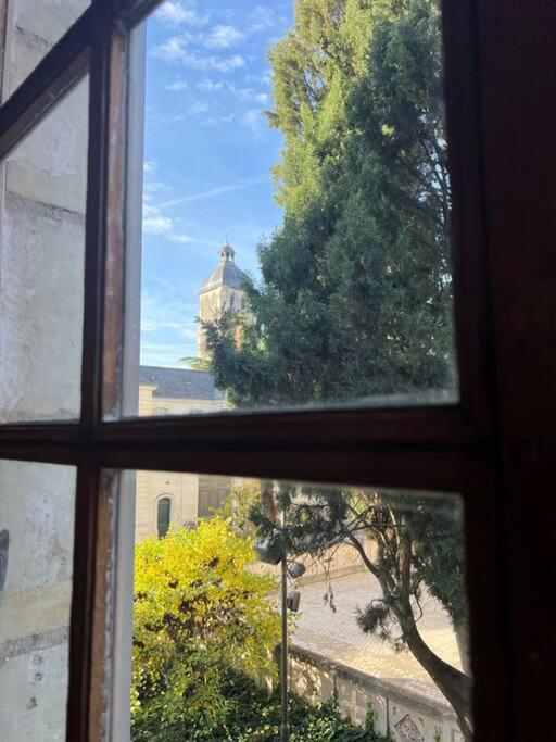 T2 Calme Vieux Tours Basilique Exterior foto